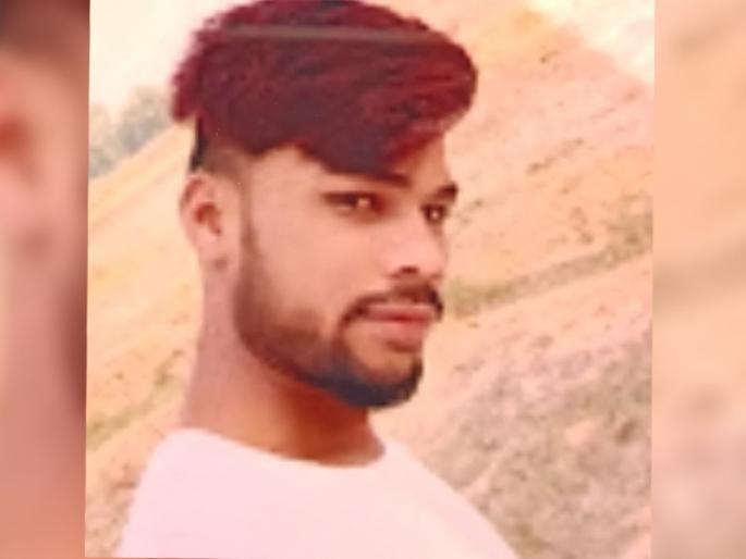 He entered the house and stabbed while couple was sleeping with a sharp knife | झोपलेल्या पती-पत्नीवर घरात घुसून धारदार चाकूने केले सपासप वार He entered the house and stabbed while couple was sleeping with a sharp knife | झोपलेल्या पती-पत्नीवर घरात घुसून धारदार चाकूने केले सपासप वार