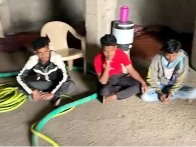 The biodiesel pump started in the shutter was revealed in the raid of the Collector | शटरमध्ये सुरु होता बायोडिझेलचा पंप, महसूल-पोलिसांच्या छाप्यात १७ हजार लिटरचा साठा जप्त The biodiesel pump started in the shutter was revealed in the raid of the Collector | शटरमध्ये सुरु होता बायोडिझेलचा पंप, महसूल-पोलिसांच्या छाप्यात १७ हजार लिटरचा साठा जप्त