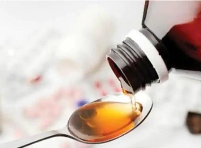delhi mohalla clinic 16 children ill or 3 death due to have dextromethorphan cop syrup | कफ सिरप ठरलं जीवघेणं! खोकल्याच्या औषधामुळे 3 चिमुकल्यांचा मृत्यू, 16 मुलं पडली आजारी delhi mohalla clinic 16 children ill or 3 death due to have dextromethorphan cop syrup | कफ सिरप ठरलं जीवघेणं! खोकल्याच्या औषधामुळे 3 चिमुकल्यांचा मृत्यू, 16 मुलं पडली आजारी