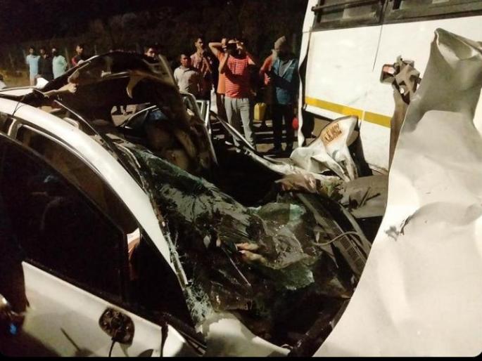 Accident News Gorai car collides with starline bus; 4 seriously injured | भीषण अपघात! गोराईत भरधाव कार स्टारलाईन बसला आदळली; बोनेटचा चक्काचूर, 4 जण गंभीर जखमी Accident News Gorai car collides with starline bus; 4 seriously injured | भीषण अपघात! गोराईत भरधाव कार स्टारलाईन बसला आदळली; बोनेटचा चक्काचूर, 4 जण गंभीर जखमी