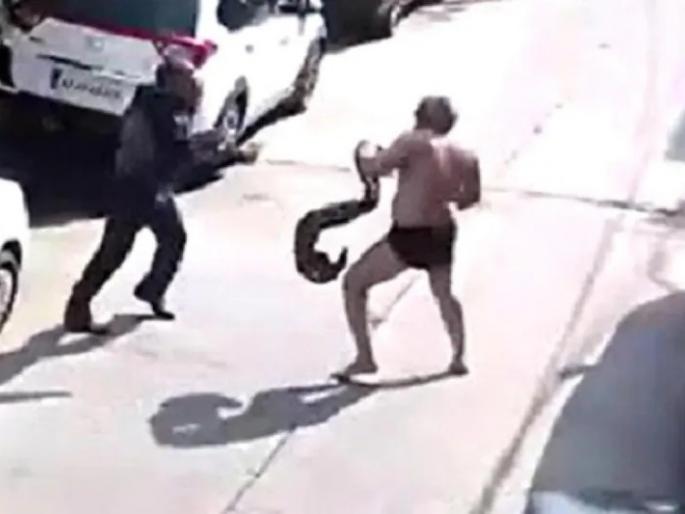 DSP beats neighbor over underwear, causing dust on BMW; VIDEO VIRAL | अंडरवेअरवर DSPने शेजाऱ्याला केली मारहाण, कारण होतं BMW वर पडली धूळ; VIDEO व्हायरल DSP beats neighbor over underwear, causing dust on BMW; VIDEO VIRAL | अंडरवेअरवर DSPने शेजाऱ्याला केली मारहाण, कारण होतं BMW वर पडली धूळ; VIDEO व्हायरल