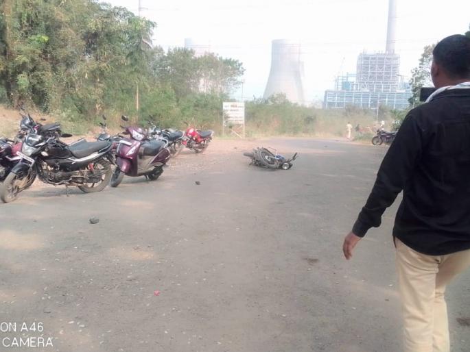 After the death of the worker, stone pelting and police lathicharge in Deepanagar | कामगाराच्या मृत्यूनंतर दीपनगरात दगडफेक, पोलिसांचा लाठीमार After the death of the worker, stone pelting and police lathicharge in Deepanagar | कामगाराच्या मृत्यूनंतर दीपनगरात दगडफेक, पोलिसांचा लाठीमार