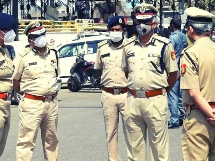 After a quarrel with the husband, the wife committed suicide attempt; At that time, the police reached And ... | पतीसोबत भांडण झाल्यानंतर पत्नीने घेतला गळफास लावून; त्यावेळी पोलीस पोहोचले अन्... After a quarrel with the husband, the wife committed suicide attempt; At that time, the police reached And ... | पतीसोबत भांडण झाल्यानंतर पत्नीने घेतला गळफास लावून; त्यावेळी पोलीस पोहोचले अन्...