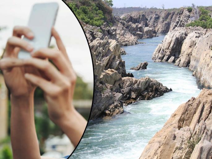 jabalpur bhedaghat woman and her to be daughter in law lost their lives by falling in river | ...अन् क्षणात होत्याचं नव्हतं झालं! 'तो' सेल्फी बेतला जीवावर; सासूचा मृत्यू, होणारी सून बेपत्ता, काय घडलं?  jabalpur bhedaghat woman and her to be daughter in law lost their lives by falling in river | ...अन् क्षणात होत्याचं नव्हतं झालं! 'तो' सेल्फी बेतला जीवावर; सासूचा मृत्यू, होणारी सून बेपत्ता, काय घडलं?