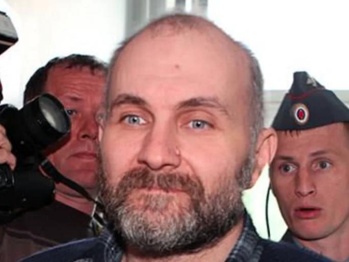 grave-robber-anatoly-Moskvin stole girls bodies to use as dolls for home decoration in russia, Who is this 'historian'? | मुलींचे मृतदेह कबरीतून काढून घर सजवले, कोण आहे हा 'इतिहासकार'? grave-robber-anatoly-Moskvin stole girls bodies to use as dolls for home decoration in russia, Who is this 'historian'? | मुलींचे मृतदेह कबरीतून काढून घर सजवले, कोण आहे हा 'इतिहासकार'?