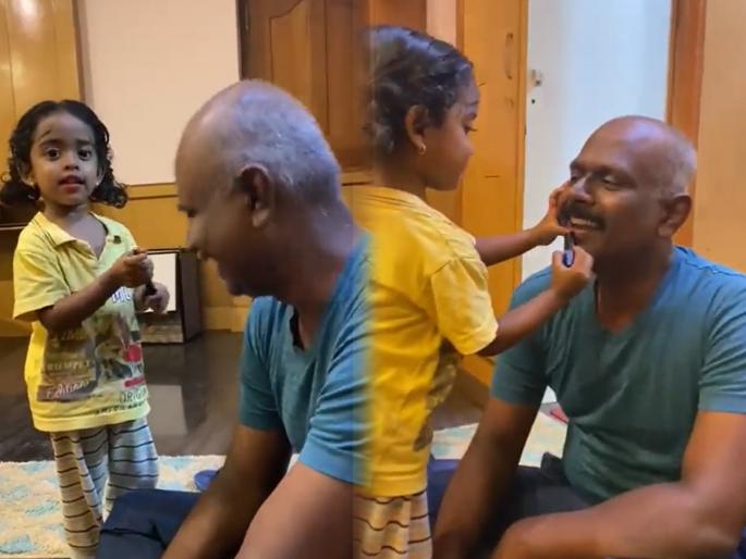 little girl puts lipstick on ips father netizens love their bond see cute viral video | little girl puts lipstick on ips father : तिच्यासाठी कायपण! IPS अधिकाऱ्याच्या ओठांवर लेकीनं लावली लिपस्टीक; पाहा काळजाला भिडणारा व्हिडीओ