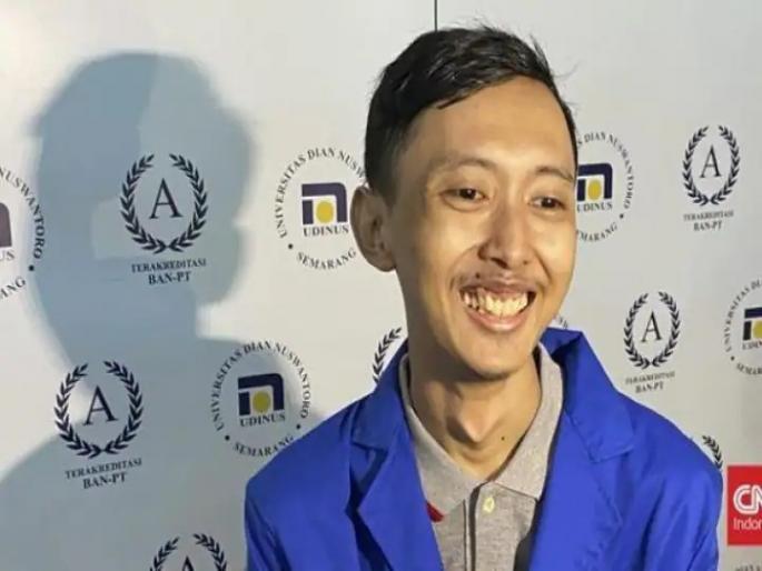 man becomes millionaire in just 5 days selling selfies clicked in 5 years turning as nfts | ऐकावं ते नवलच! आंघोळ न करता 5 वर्षे काढले सेल्फी अन् आता 5 दिवसांत 'तो' झाला करोडपती man becomes millionaire in just 5 days selling selfies clicked in 5 years turning as nfts | ऐकावं ते नवलच! आंघोळ न करता 5 वर्षे काढले सेल्फी अन् आता 5 दिवसांत 'तो' झाला करोडपती