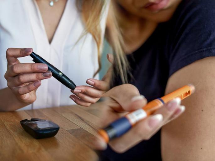 How to control diabetes : Diabetes use these herbs and spices to control blood sugar levels | How to control diabetes : डायबिटीस नियंत्रणात ठेवतात रोजच्या वापरातील ४ पदार्थ; अचानक शुगर वाढण्याचा टळेल धोका