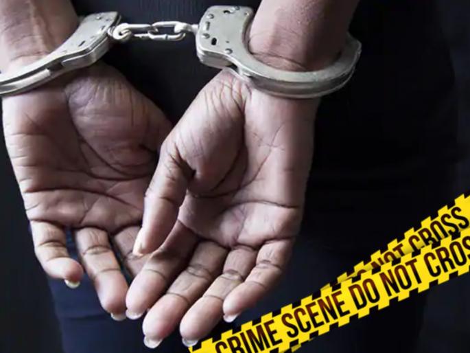 Suspicion took husband's life, reached police station with cuted head | संशयाने घेतला पतीचा जीव, कापलेलं मुंडकं घेऊन गाठलं पोलीस ठाणं; उडाली खळबळ Suspicion took husband's life, reached police station with cuted head | संशयाने घेतला पतीचा जीव, कापलेलं मुंडकं घेऊन गाठलं पोलीस ठाणं; उडाली खळबळ