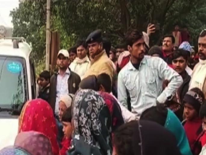 Crime News nitish kumar minister narayan prasad son bablu prasad firing on children for cricket in garden | मंत्र्याच्या मुलाची गुंडगिरी! बागेत खेळणाऱ्या मुलांना मारहाण करत गोळीबार; अनेक जण जखमी Crime News nitish kumar minister narayan prasad son bablu prasad firing on children for cricket in garden | मंत्र्याच्या मुलाची गुंडगिरी! बागेत खेळणाऱ्या मुलांना मारहाण करत गोळीबार; अनेक जण जखमी