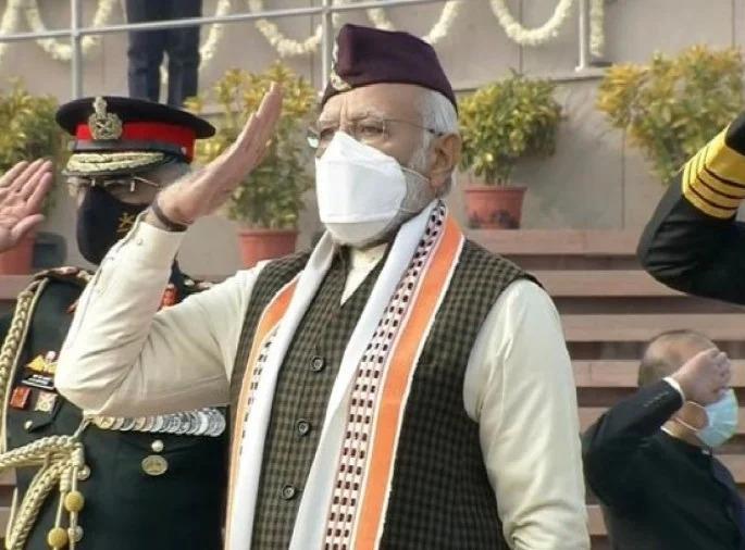 PM Narendra Modi wears uttarakhandi topi at war memorial on 26 january republic day eye on assembly election | Narendra Modi : मोदींनी उत्तराखंडची टोपी का घातली, बिपीन रावत की निवडणूक? अचूक टायमिंग साधायचा प्रयत्न PM Narendra Modi wears uttarakhandi topi at war memorial on 26 january republic day eye on assembly election | Narendra Modi : मोदींनी उत्तराखंडची टोपी का घातली, बिपीन रावत की निवडणूक? अचूक टायमिंग साधायचा प्रयत्न