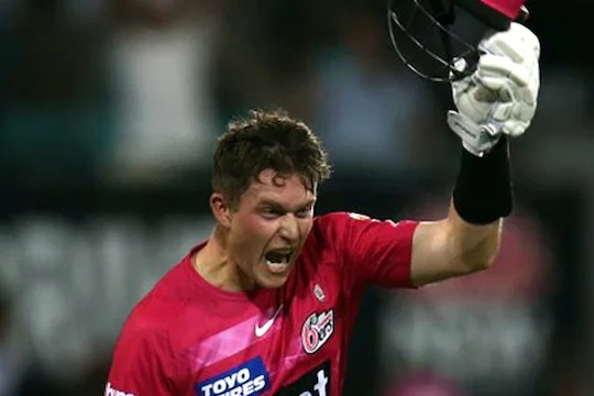 BBL: 12 runs needed for 6 ball victory, 2 wickets in first 2 balls, still won | BBL : ६ चेंडू विजयासाठी हव्या होत्या १२ धावा, पहिल्या २ चेंडूत पडल्या २ विकेट्स, तरीही मिळवला विजय 