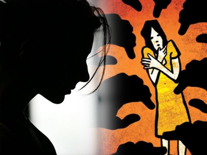 Feed her the water, get naked ... Heart-wrenching video of cruelty with a women goes viral | पाणी पाजून पाजून मारा, नग्न करा... महिलेसोबतच्या क्रूरतेचा हृदय पिळवटून टाकणारा व्हिडिओ व्हायरल Feed her the water, get naked ... Heart-wrenching video of cruelty with a women goes viral | पाणी पाजून पाजून मारा, नग्न करा... महिलेसोबतच्या क्रूरतेचा हृदय पिळवटून टाकणारा व्हिडिओ व्हायरल