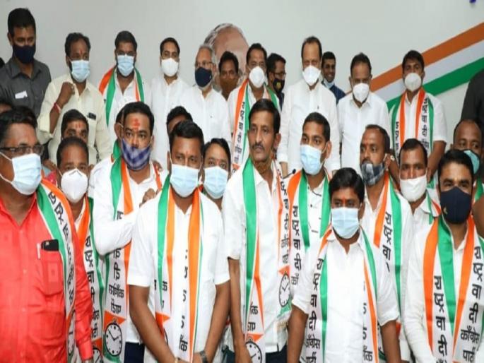 NCP dominates Congress again; Former Mayor of Gangapur enters with 5 corporators in NCP | राष्ट्रवादीचा 'कॉंग्रेस'ला पुन्हा धक्का; आता गंगापूरच्या माजी नगराध्यक्षांचा ५ नगरसेवकांसह प्रवेश NCP dominates Congress again; Former Mayor of Gangapur enters with 5 corporators in NCP | राष्ट्रवादीचा 'कॉंग्रेस'ला पुन्हा धक्का; आता गंगापूरच्या माजी नगराध्यक्षांचा ५ नगरसेवकांसह प्रवेश