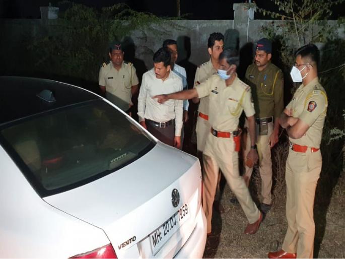 'That' naked couple in the car died on the spot; Still many questions unanswered | कारमधील 'त्या' नग्न कपलचा होरपळूनच मृत्यू; तरीही अनेक प्रश्न अनुत्तरित 'That' naked couple in the car died on the spot; Still many questions unanswered | कारमधील 'त्या' नग्न कपलचा होरपळूनच मृत्यू; तरीही अनेक प्रश्न अनुत्तरित