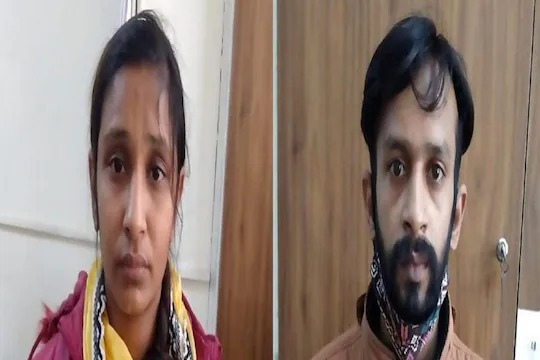 Crime News couple arrested for stealing battery from traffic signal in bengaluru earning in thousands by selling in scrap | ट्रॅफिक सिग्नलच्या बॅटऱ्या चोरायचं 'हे' कपल; भंगारात विकून केली हजारोंची कमाई, 'असा' झाला पर्दाफाश Crime News couple arrested for stealing battery from traffic signal in bengaluru earning in thousands by selling in scrap | ट्रॅफिक सिग्नलच्या बॅटऱ्या चोरायचं 'हे' कपल; भंगारात विकून केली हजारोंची कमाई, 'असा' झाला पर्दाफाश