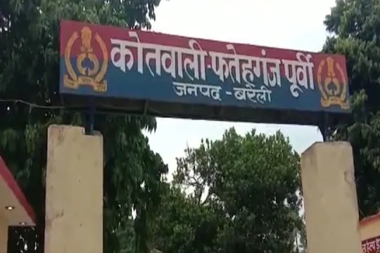 Upon hearing the news of girlfriend's suicide, her boyfriend ended his life in Uttar pradesh | एक तुझे के लिये! प्रेयसीच्या आत्महत्येची बातमी समजताच प्रियकराने संपवलं आयुष्य