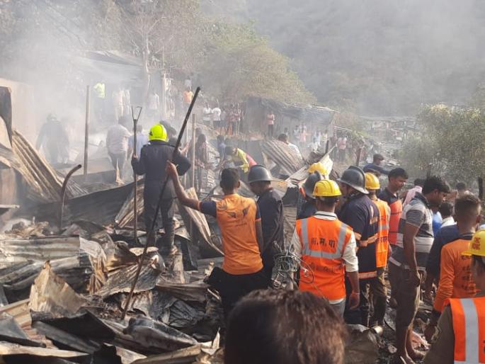 Gas cylinder blast destroys six houses in Gholainagar | सुदैवाने जीवितहानी टळली, कळव्यात घोलाईनगरमध्ये गॅस सिलेंडरच्या स्फोटात सहा घरे उद्धवस्त   Gas cylinder blast destroys six houses in Gholainagar | सुदैवाने जीवितहानी टळली, कळव्यात घोलाईनगरमध्ये गॅस सिलेंडरच्या स्फोटात सहा घरे उद्धवस्त