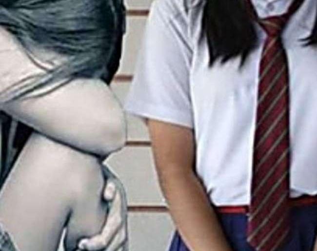 Master came home to take tuition, love for a minor girl; Kidnapped later | मास्तर घरी यायचा ट्युशन घ्यायला, अल्पवयीन मुलीवर जडलं प्रेम; नंतर केले अपहरण Master came home to take tuition, love for a minor girl; Kidnapped later | मास्तर घरी यायचा ट्युशन घ्यायला, अल्पवयीन मुलीवर जडलं प्रेम; नंतर केले अपहरण