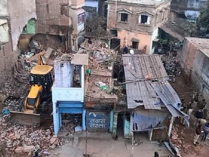 blast in bhagalpur three houses demolished people buried under rubble a dozen injured many killed | बिहारच्या भागलपूरमध्ये भीषण स्फोट; 10 जणांचा मृत्यू, अनेक जखमी, घरांची झाली राखरांगोळी blast in bhagalpur three houses demolished people buried under rubble a dozen injured many killed | बिहारच्या भागलपूरमध्ये भीषण स्फोट; 10 जणांचा मृत्यू, अनेक जखमी, घरांची झाली राखरांगोळी