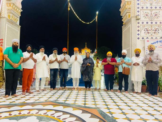 Punjab Akali Dal candidate enters Sachkhand Gurdwara in Nanded | विधानसभेत विजयाची आस, पंजाबच्या अकाली दलाचे उमेदवार दर्शनासाठी नांदेडच्या सचखंड गुरुद्वारात Punjab Akali Dal candidate enters Sachkhand Gurdwara in Nanded | विधानसभेत विजयाची आस, पंजाबच्या अकाली दलाचे उमेदवार दर्शनासाठी नांदेडच्या सचखंड गुरुद्वारात