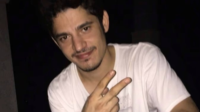 Famous fashion designer Prasad Bidappa's son arrested, sent obscene message to actress | अभिनेत्रीला अश्लील मेसेज पाठवल्याप्रकरणी प्रसिद्ध फॅशन डिझायनरच्या मुलाला बेड्या