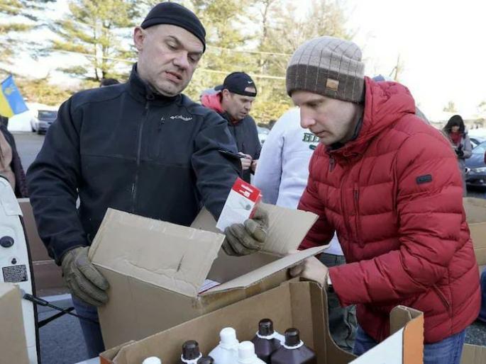 Russia Ukraine War man crossed 5 countries in 48 hours drove 2414 km bike gives medicine | Russia Ukraine War : युद्धात माणुसकीचं दर्शन! बाईकवर 2400 किमीचा प्रवास करून युक्रेनमध्ये माजी सैनिकाने पोहचवली औषधं Russia Ukraine War man crossed 5 countries in 48 hours drove 2414 km bike gives medicine | Russia Ukraine War : युद्धात माणुसकीचं दर्शन! बाईकवर 2400 किमीचा प्रवास करून युक्रेनमध्ये माजी सैनिकाने पोहचवली औषधं