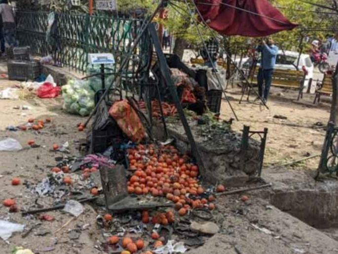 Jammu And Kashmir explosion at salathia chowk in udhampur one killed 15 civilians injured | Jammu And Kashmir : जम्मू काश्मीरच्या सलाथिया चौकात भीषण स्फोट; एकाचा मृत्यू; 15 जण गंभीर जखमी Jammu And Kashmir explosion at salathia chowk in udhampur one killed 15 civilians injured | Jammu And Kashmir : जम्मू काश्मीरच्या सलाथिया चौकात भीषण स्फोट; एकाचा मृत्यू; 15 जण गंभीर जखमी