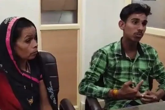 ujjain 5 crores hawala money transferred in tea seller account police inspecting shocking crime big bank fraud | ...अन् चहावाला झाला कोट्यधीश, अकाऊंटमध्ये 5 कोटी; खरेदी केलं नवं घर पण सत्य समजताच व्हाल हैराण ujjain 5 crores hawala money transferred in tea seller account police inspecting shocking crime big bank fraud | ...अन् चहावाला झाला कोट्यधीश, अकाऊंटमध्ये 5 कोटी; खरेदी केलं नवं घर पण सत्य समजताच व्हाल हैराण