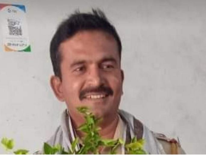 The joy of promotion turned out to be overwhelming; Police sub-inspector arrested for soliciting bribe in Beed District | सकाळी पदोन्नतीचे सत्कार स्वीकारणारा पोलीस उपनिरीक्षक सायंकाळी लाच प्रकरणात अटकेत The joy of promotion turned out to be overwhelming; Police sub-inspector arrested for soliciting bribe in Beed District | सकाळी पदोन्नतीचे सत्कार स्वीकारणारा पोलीस उपनिरीक्षक सायंकाळी लाच प्रकरणात अटकेत