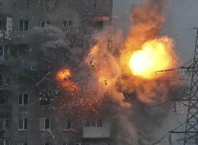 Russia Ukraine War 35 killed in air strikes on lviv military base regional governor | Russia Ukraine War : भीषण! युक्रेनच्या मिलिट्री ट्रेनिंग ग्राऊंडवर रशियाचा 'एअर स्ट्राईक'; 35 जणांचा मृत्यू, 134 जखमी