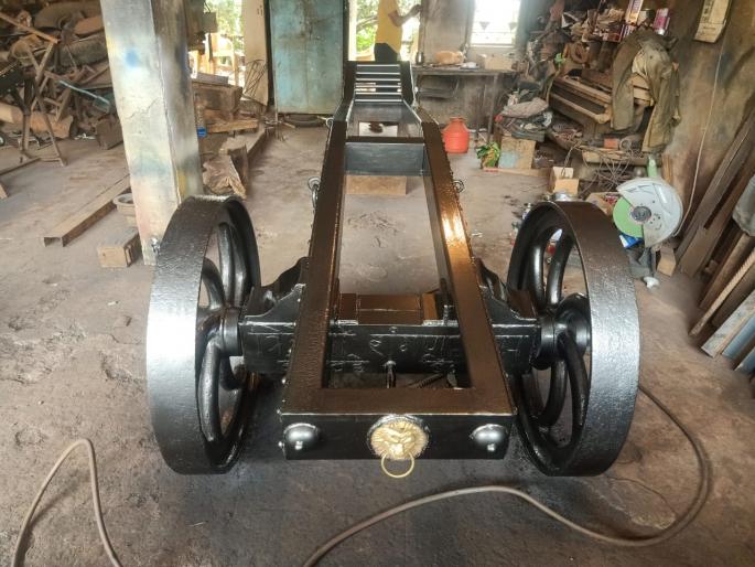 After 175 years, the historical cannon gun will be sitting on the cannon cart of Rangana fort | समस्त मावळ्यांना अभिमान वाटेल! १७५ वर्षानंतर रांगण्यावरील त्या तोफा होणार तोफगाड्यावर विराजमान!  After 175 years, the historical cannon gun will be sitting on the cannon cart of Rangana fort | समस्त मावळ्यांना अभिमान वाटेल! १७५ वर्षानंतर रांगण्यावरील त्या तोफा होणार तोफगाड्यावर विराजमान!