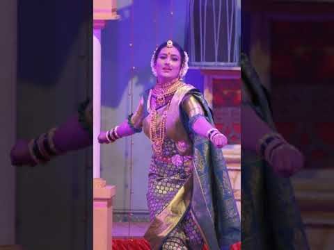The well-known lavni dancer Vijaya Palav was beaten to death | सुप्रसिद्ध लावणी सम्राज्ञी विजया पालव यांना दिव्यात मारहाण