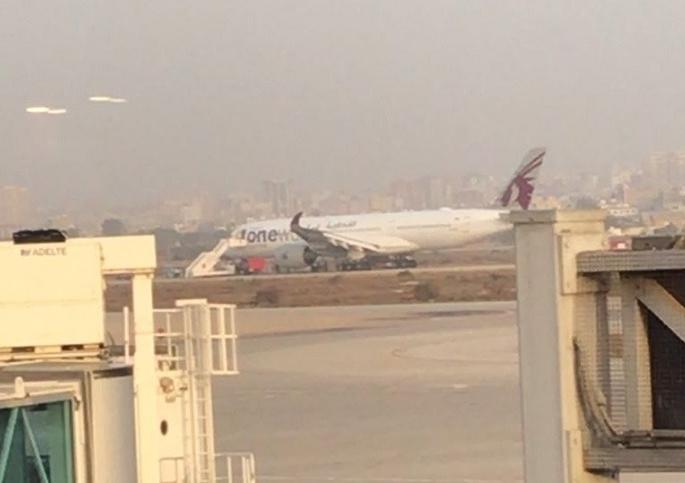 Big accident averted! Emergency landing of a flight from Delhi to Doha in Karachi | मोठी दुर्घटना टळली! दिल्लीहून दोहाकडे निघालेल्या विमानाचं कराचीत इमर्जन्सी लँडिंग