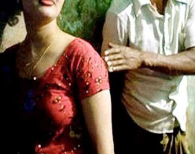 The wife's insistence on marrying her nephew, the husband cried loudly at the police station | भाच्याशी लग्न करण्याचा पत्नीचा हट्ट, पती पोलिस ठाण्यातच ढसाढसा रडला