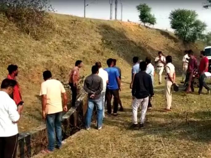 Annoying! The girl was gang-raped and her eyes were taken out, after which her body was found naked ... | संतापजनक! मुलीवर सामूहिक बलात्कार करून डोळे काढले, त्यानंतर मृतदेह नग्नावस्थेत... Annoying! The girl was gang-raped and her eyes were taken out, after which her body was found naked ... | संतापजनक! मुलीवर सामूहिक बलात्कार करून डोळे काढले, त्यानंतर मृतदेह नग्नावस्थेत...