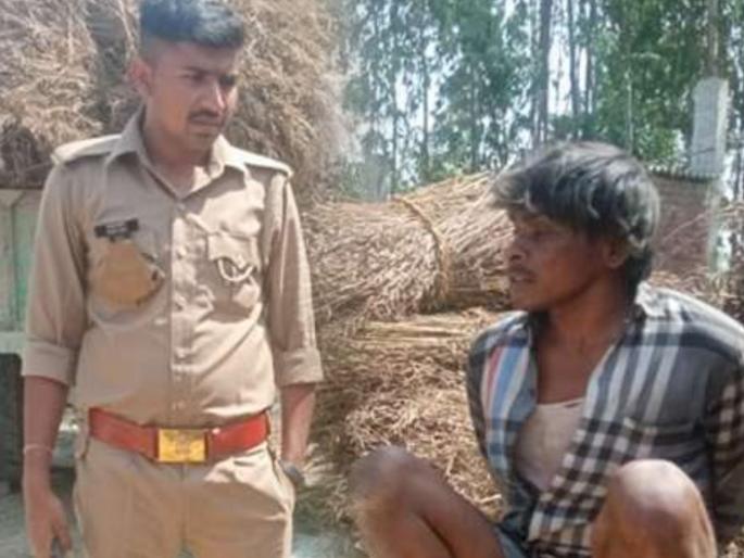 The boy was chained, the police released him; after realizing the truth and ... | मुलाला साखळीने बांधले, पोलिसांनी त्याला बंधनातून केले मुक्त; सत्य समजले मग... The boy was chained, the police released him; after realizing the truth and ... | मुलाला साखळीने बांधले, पोलिसांनी त्याला बंधनातून केले मुक्त; सत्य समजले मग...