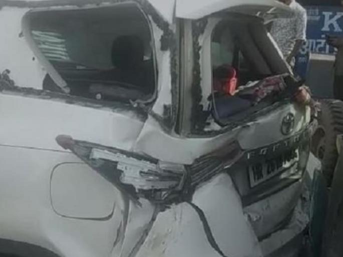 Uttar Pradesh Deputy Chief Minister Keshav Prasad Maurya's son's car crashed in Accident | काल शपथविधी, आज उत्तर प्रदेशचे उपमुख्यमंत्री केशव प्रसाद मौर्य यांच्या मुलाच्या कारला भीषण अपघात, बालंबाल बचावले Uttar Pradesh Deputy Chief Minister Keshav Prasad Maurya's son's car crashed in Accident | काल शपथविधी, आज उत्तर प्रदेशचे उपमुख्यमंत्री केशव प्रसाद मौर्य यांच्या मुलाच्या कारला भीषण अपघात, बालंबाल बचावले