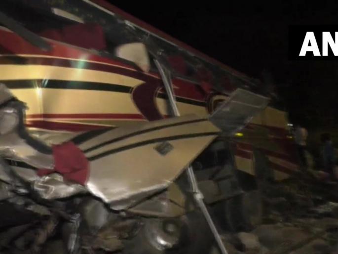 7 people killed and 45 injured in a bus accident last night in Chittoor | लग्नाचं वऱ्हाड घेऊन जाणारी बस दरीत कोसळली, ७ जण जखमी तर ४५ जण जखमी 7 people killed and 45 injured in a bus accident last night in Chittoor | लग्नाचं वऱ्हाड घेऊन जाणारी बस दरीत कोसळली, ७ जण जखमी तर ४५ जण जखमी