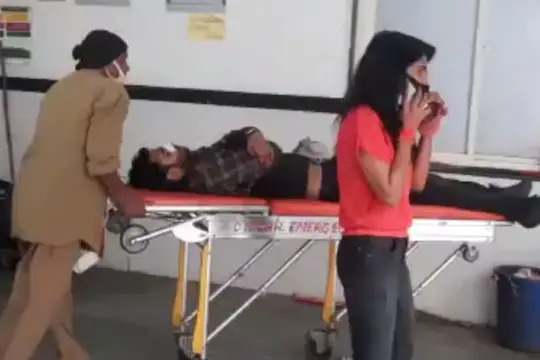 Crime News: A young man saw his girlfriend walking around with another young man, then in full swing ... | Crime News: तरुणाने गर्लफ्रेंडला दुसऱ्या तरुणासोबत फिरताना रंगेहात पकडलं, त्यानंतर भररत्यात... Crime News: A young man saw his girlfriend walking around with another young man, then in full swing ... | Crime News: तरुणाने गर्लफ्रेंडला दुसऱ्या तरुणासोबत फिरताना रंगेहात पकडलं, त्यानंतर भररत्यात...