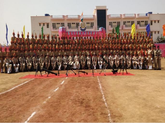 245 soldiers dedicated to national service after rigorous training; The swearing in ceremony was held for the first time in Hingoli | कठोर प्रशिक्षणानंतर २४५ जवान देशसेवेसाठी समर्पित; हिंगोलीत प्रथमच सैनिकांचा दीक्षांत समारंभ 245 soldiers dedicated to national service after rigorous training; The swearing in ceremony was held for the first time in Hingoli | कठोर प्रशिक्षणानंतर २४५ जवान देशसेवेसाठी समर्पित; हिंगोलीत प्रथमच सैनिकांचा दीक्षांत समारंभ