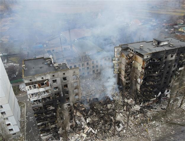 Russia Ukraine War: Russian troops turn Kiev into a cemetery, bodies fall on the streets, 280 bodies found in Buka | Russia Ukraine War: रशियन सैन्याने किव्हचे केले स्मशानात रूपांतर, रस्त्यावर मृतदेहांचा खच, बुकामध्ये सापडले २८० मृतदेह Russia Ukraine War: Russian troops turn Kiev into a cemetery, bodies fall on the streets, 280 bodies found in Buka | Russia Ukraine War: रशियन सैन्याने किव्हचे केले स्मशानात रूपांतर, रस्त्यावर मृतदेहांचा खच, बुकामध्ये सापडले २८० मृतदेह