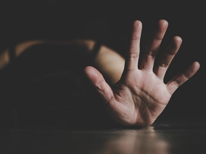 Dad! I am going to die because I didn't get justice ... The gangrape accused got bail and the victim was hurt | बाबा! मला न्याय मिळाला नाही म्हणून जीव दिला... गँगरेपच्या आरोपीला जामीन मिळाल्याने पीडिता दुखावली Dad! I am going to die because I didn't get justice ... The gangrape accused got bail and the victim was hurt | बाबा! मला न्याय मिळाला नाही म्हणून जीव दिला... गँगरेपच्या आरोपीला जामीन मिळाल्याने पीडिता दुखावली