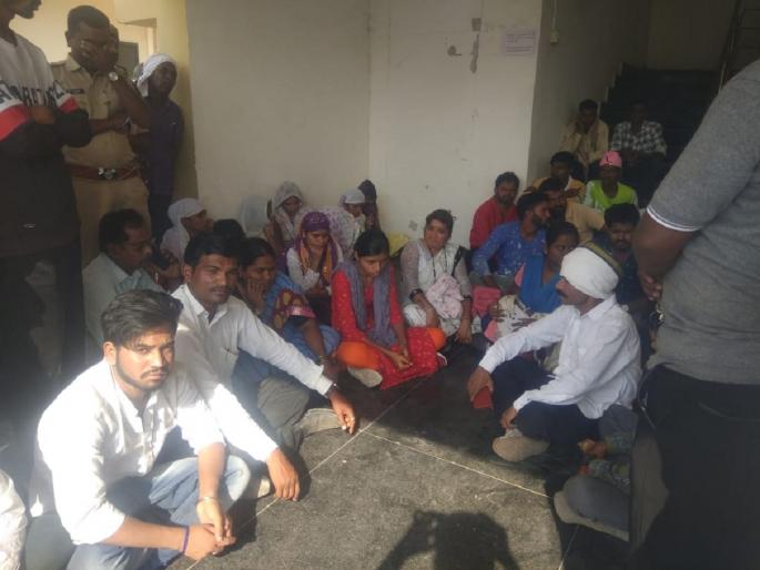 Death of staff nurse after caesar operation; Relatives aggressive to file charges against the culprits | सीझरनंतर स्टाफ नर्सचा मृत्यू; दोषींवर गुन्हा दाखल करण्यासाठी नातेवाईक आक्रमक Death of staff nurse after caesar operation; Relatives aggressive to file charges against the culprits | सीझरनंतर स्टाफ नर्सचा मृत्यू; दोषींवर गुन्हा दाखल करण्यासाठी नातेवाईक आक्रमक