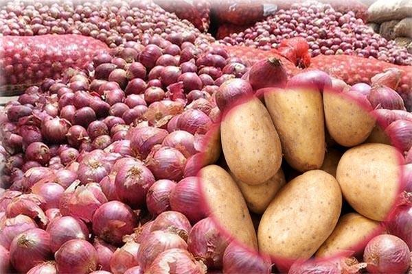 How many onions and potatoes do we eat every day? Eye-popping statistics | Food: आपण रोज किती कांदे, बटाटे खातो? समोर आली डोळे विस्फारणारी आकडेवारी