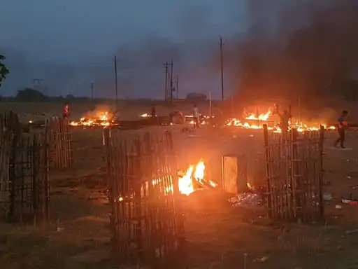 Ramnavami Violence one killed 12 injured in violence in jharkhand while 77 arrested in khargone | रामनवमी उत्सवात मोठा हिंसाचार! मध्यप्रदेशमध्ये 77 जणांना अटक; झारखंडमध्ये एकाचा मृत्यू, 12 जखमी Ramnavami Violence one killed 12 injured in violence in jharkhand while 77 arrested in khargone | रामनवमी उत्सवात मोठा हिंसाचार! मध्यप्रदेशमध्ये 77 जणांना अटक; झारखंडमध्ये एकाचा मृत्यू, 12 जखमी