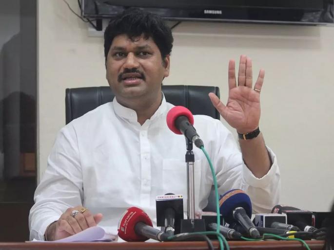 Crime News: 'Pay Rs 5 crore, otherwise I will report rape', woman threatens Dhananjay Munde, lodges complaint with police | Crime News: ‘पाच कोटी द्या, अन्यथा बलात्काराची तक्रार करेन’, महिलेची धनंजय मुंडेंना धमकी, पोलिसांत तक्रार दाखल Crime News: 'Pay Rs 5 crore, otherwise I will report rape', woman threatens Dhananjay Munde, lodges complaint with police | Crime News: ‘पाच कोटी द्या, अन्यथा बलात्काराची तक्रार करेन’, महिलेची धनंजय मुंडेंना धमकी, पोलिसांत तक्रार दाखल