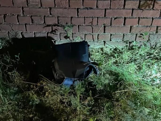 Detonator found near Budail Prison, Army Squad at the spot | खळबळजनक! बुडैल कारागृहाजवळ सापडला डिटोनेटर, लष्कराचे पथक घटनास्थळी Detonator found near Budail Prison, Army Squad at the spot | खळबळजनक! बुडैल कारागृहाजवळ सापडला डिटोनेटर, लष्कराचे पथक घटनास्थळी