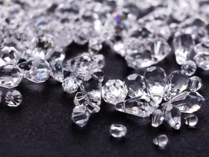 Crime News: Diamonds worth Rs 7.5 crore disappear, complaint lodged, investigation started, then shocking information came to light | Crime News: तब्बल साडे सात कोटींचे हिरे गायब, तक्रार दाखल, तपास सुरू, मग समोर आली धक्कादायक माहिती Crime News: Diamonds worth Rs 7.5 crore disappear, complaint lodged, investigation started, then shocking information came to light | Crime News: तब्बल साडे सात कोटींचे हिरे गायब, तक्रार दाखल, तपास सुरू, मग समोर आली धक्कादायक माहिती
