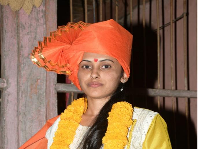 Well done! Truck driver's daughter Overcoming the situation became a water conservation officer | शाब्बास! ट्रकचालकाच्या मुलीची उत्तुंग भरारी;परिस्थितीवर मात करत बनली जलसंधारण अधिकारी Well done! Truck driver's daughter Overcoming the situation became a water conservation officer | शाब्बास! ट्रकचालकाच्या मुलीची उत्तुंग भरारी;परिस्थितीवर मात करत बनली जलसंधारण अधिकारी